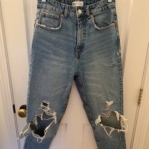 Cute Zara Ripped Mom Jeans!!